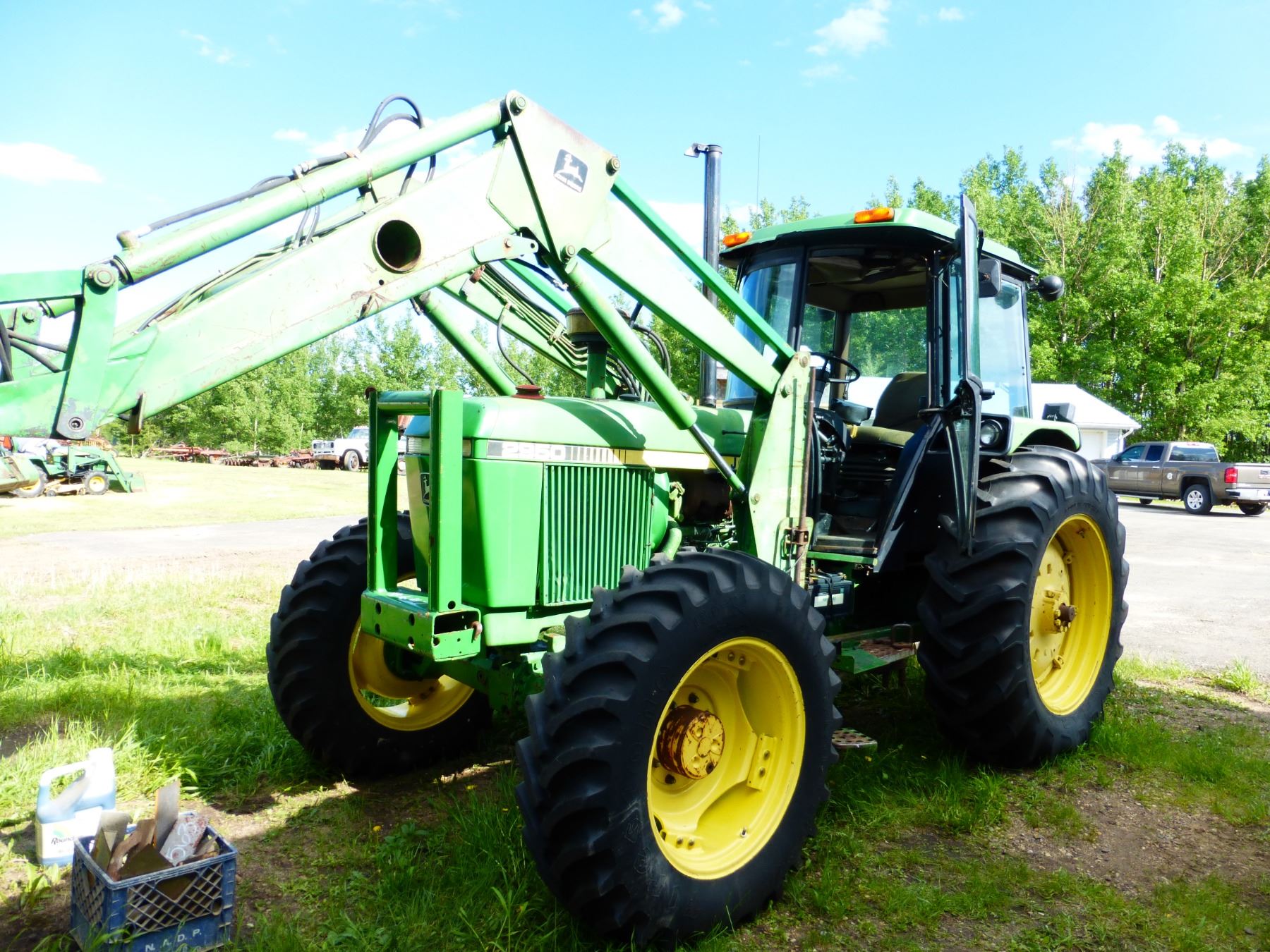 JOHN DEERE 2950 FWA TRACTOR