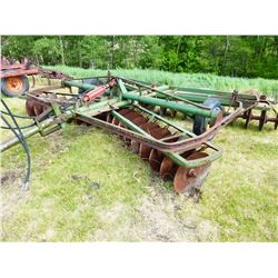 JOHN DEERE 12' DISC C/W RAM