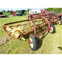 NEW HOLLAND MODEL 156 - 5 BAR HAY RAKE