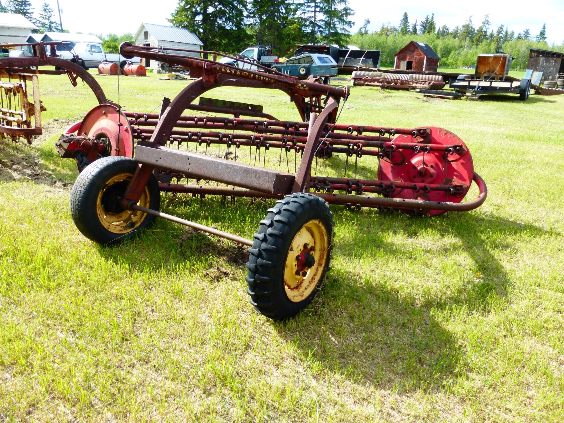 MASSEY FERGUSON 5 BAR HAY RAKE