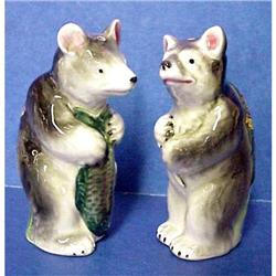 Adorable Figural Salt&Pepper #940603