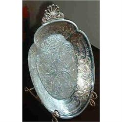 Ellis Barker(or Barker Ellis) Bon Bon Server #942323