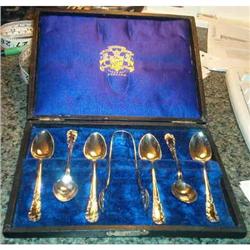 English Silver Plated BoxedTeaspoons and Tongs. #942359