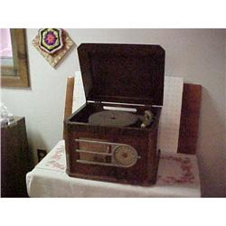 Radio,Phonograph, table model, wood #942947