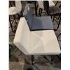 Image 2 : 2 SWIVEL BAR CHAIRS (1 GREY & 1 WHITE)
