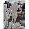 Image 2 : FEMALE MANNEQUIN