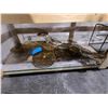 Image 2 : ASSORTED HOUSEHOLD ITEMS & DECOR