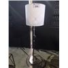 Image 1 : FLOOR LAMP
