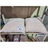 Image 1 : 2 WHITE HUNTER WOOL PILLOWS