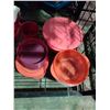 Image 3 : SHELF OF ASSORTED TUPPERWARE GOODS