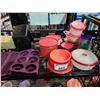 Image 2 : SHELF OF ASSORTED TUPPERWARE GOODS