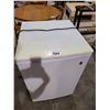 Image 2 : ENERGY STAR UPRIGHT FREEZER MODEL DUF408WE