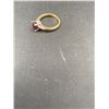 Image 2 : 14K YELLOW GOLD LADIES RING WITH 2 DIAMONDS AND 1 LARGE RUBY