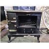 Image 3 : J. STEWART MFG CO LTD. WOODSTOCK ONTARIO VINTAGE STYLE CAST IRON WOOD BURNING STOVE NEVER USED
