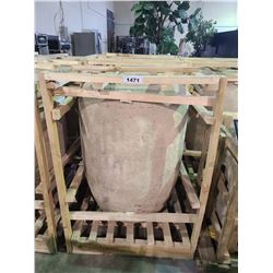 CISTERN STONE PLANTER LARGE NW 300KG GW 320KG APPROX. H 43" W 31"