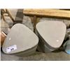 Image 2 : 2 MODERN END TABLES (VISIBLE DAMAGE) (APPROX. H 20.5" W 15")