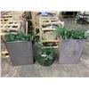 Image 1 : 3 PLANTERS & FAUX GREENERY