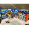 Image 1 : HOTWHEELS ACTION CORKSCREW CRASH, EXPERIMOTORS CAR, & TRACK BUILDER SYSTEM