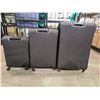 Image 2 : DESLEY PARIS 3 PIECE SUITCASE COLOR BLACK (NEW IN BOX)