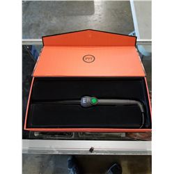 NEW PYT CLIP FREE CURLING WAND