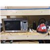 Image 2 : DANBY MICROWAVE, RUSSELL HOBBS KETTLE, LIGHT BULBS & MORE