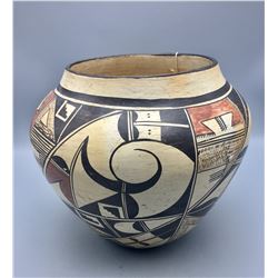 Award Winning Hopi Pot by Hattie Carl