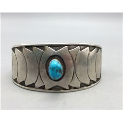 Unique Looking Turquoise Bracelet