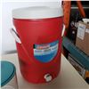 Image 2 : COLEMAN BEVERAGE COOLER AND SMALL DRINK DISPENSER