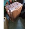 Image 2 : PINK HARDCASE LUGGAGE