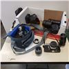 Image 1 : TRAY OF VINTAGE CAMERA EQUIPTMENT