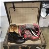 Image 2 : STEVE MADDEN FLEUVOG AND OTHER BOOTS IN LEATHER SUITCASE AND IRON RAKE