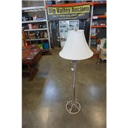 METAL FLOOR LAMP