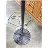 Image 2 : 5FT TALL METAL DESIGNER FLOOR LAMP