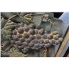 Image 2 : DECORATIVE GRAPE WALL HANGING