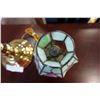 Image 2 : BRASS BANKERS LAMP AND LEADED BEDSIDE LAMP - AS FOUND