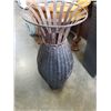 Image 2 : OUTDOOR WICKER PLANTER BASKET AND VASE