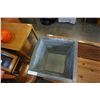 Image 2 : WOVEN PLANTER POT W/ METAL INSERT