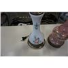 Image 2 : 2 VINTAGE GLASS TABLE LAMPS