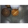 Image 2 : WICKER TRAYS, BASKET, PLASTIC BINS, AND MAGAZINE RACKS