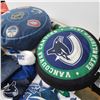 Image 2 : CANUCKS PILLOWS, UMBRELLA AND COLLECTABLES