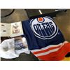 Image 1 : NEW EDMONTON OILERS BLANKET AND STARHANGER AND GRANT FUHR SIGNED 8 X 10 INCH PHOTO - RETAIL $175