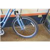 Image 2 : Raleigh Venture 2 Comfort Bike w/ Suspension Seat Post & Forks, Kenda Paved/Gravel Road Tires. Frame