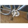 Image 8 : Raleigh Venture 2 Comfort Bike w/ Suspension Seat Post & Forks, Kenda Paved/Gravel Road Tires. Frame