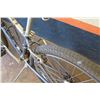 Image 24 : Raleigh Venture 2 Comfort Bike w/ Suspension Seat Post & Forks, Kenda Paved/Gravel Road Tires. Frame