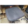Image 2 : Rolling Office Chair w/ Black Net Back & Foot Rest