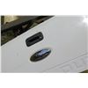 Image 2 : White Ford Super Duty Truck Tail Gate from 2010 Ford F-350