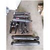 Image 1 : 9 Hydraulic Rams