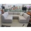 Image 1 : 5 Piece Modular Sectional Sofa - Store Return