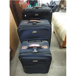 3 Piece Set of Ricardo Rolling Luggage