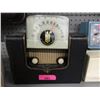 Image 1 : Vintage Standard Broadcast Mantle Radio